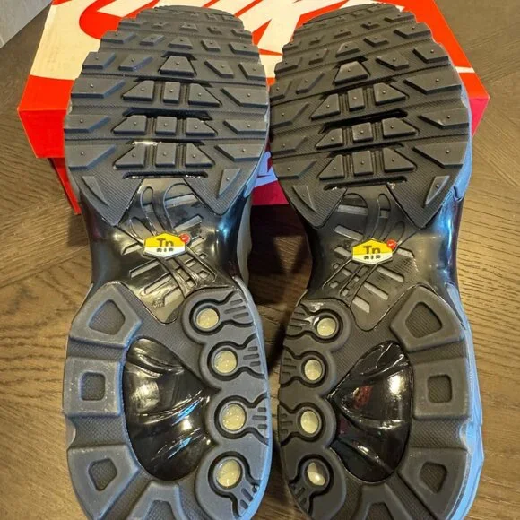 Nike Air Max Plus Drift - Picture 3 of 5